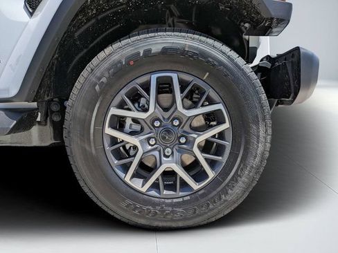 New 2026 Jeep Wrangler Unlimited Sahara AWD/4WD image 10