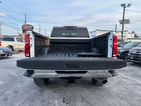 Used 2024 Chevrolet Silverado 2500 LTZ w/ LTZ Plus Package image 28