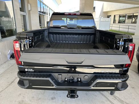 New 2026 GMC Sierra 2500 Denali w/ Denali Reserve Package image 32