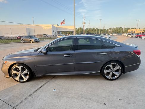Certified 2020 Honda Accord Touring image 5