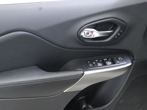 Used 2019 Jeep Cherokee High Altitude image 20