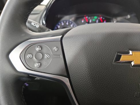 Used 2023 Chevrolet Traverse LT image 16