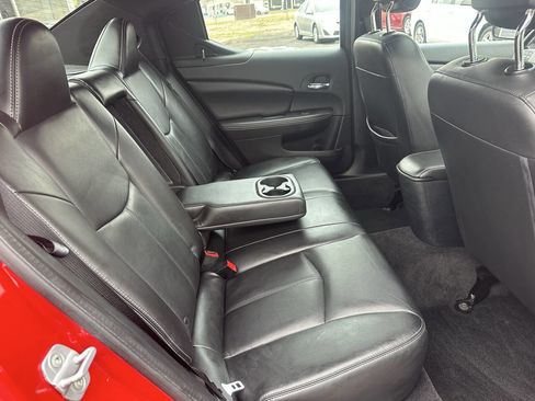 Used 2011 Dodge Avenger Lux image 26