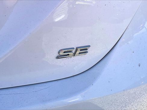 Used 2023 Toyota Camry SE FWD image 7