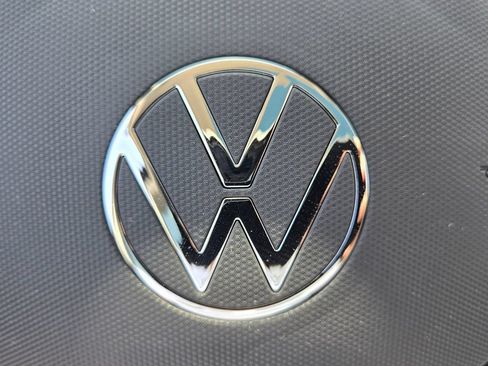 Certified 2026 Volkswagen Tiguan SE w/ Panoramic Sunroof Package FWD image 29