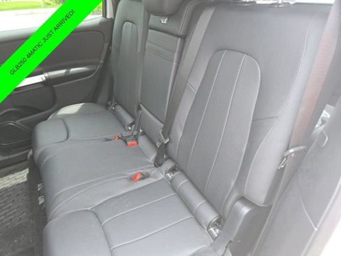 Used 2022 Mercedes-Benz GLB 250 4MATIC image 10