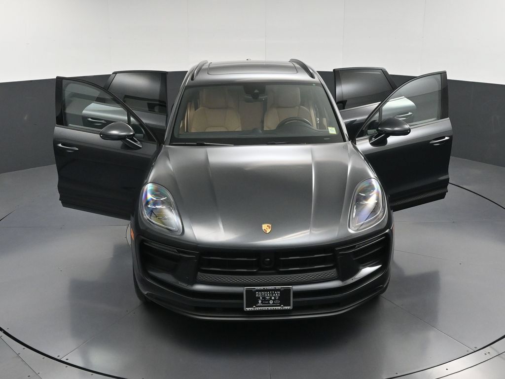 Certified 2026 Porsche Macan AWD/4WD image 33
