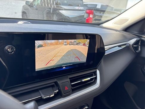 Used 2025 Chevrolet TrailBlazer LS w/ LS Convenience Package image 22