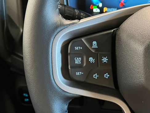 Used 2025 Ford Bronco Badlands image 19