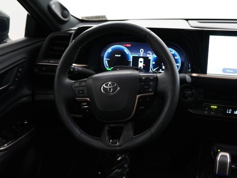Used 2024 Toyota Crown Platinum AWD/4WD image 14