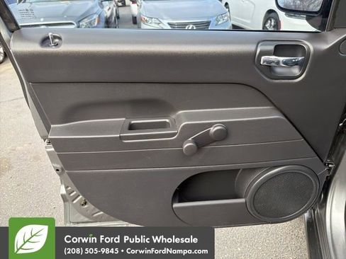 Used 2014 Jeep Compass Sport image 12