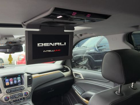 Used 2017 GMC Yukon Denali w/ Open Road Package AWD/4WD image 16