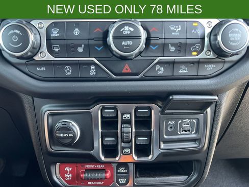 Used 2025 Jeep Wrangler Unlimited Rubicon image 5