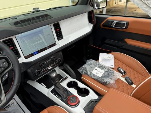 Used 2026 Ford Bronco Raptor w/ Interior Carbon Fiber Pack AWD/4WD image 25
