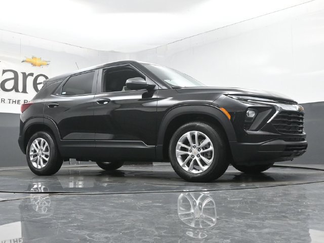 New 2026 Chevrolet TrailBlazer LS w/ LS Convenience Package FWD image 2