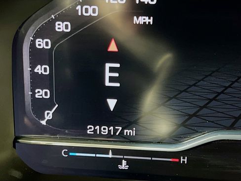 Used 2025 GMC Sierra 1500 SLT image 12