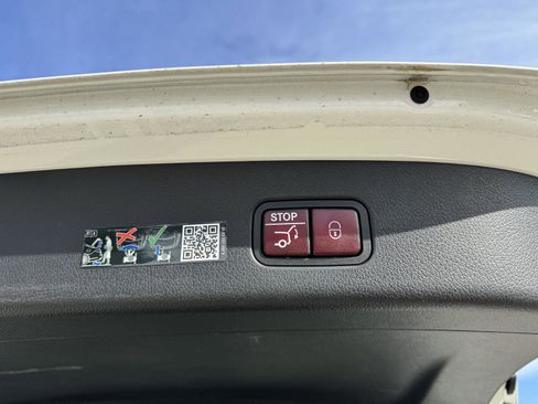 Certified 2025 Mercedes-Benz GLC 300 4MATIC image 25