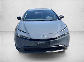 Used 2025 Toyota Prius LE video 2