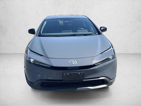 Used 2025 Toyota Prius LE image 2