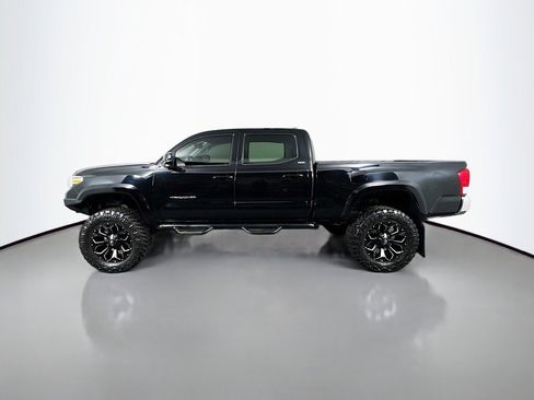 Used 2016 Toyota Tacoma SR5 w/ SR5 Appearance Package (SN) image 2