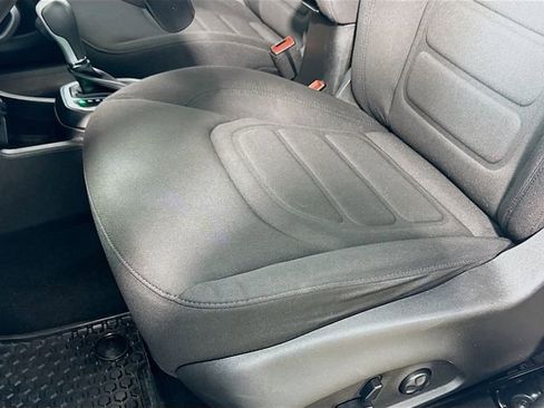 Used 2021 Jeep Renegade Latitude w/ Luxury Group I image 7