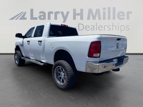 Used 2018 RAM 2500 Tradesman w/ Chrome Appearance Group AWD/4WD image 3