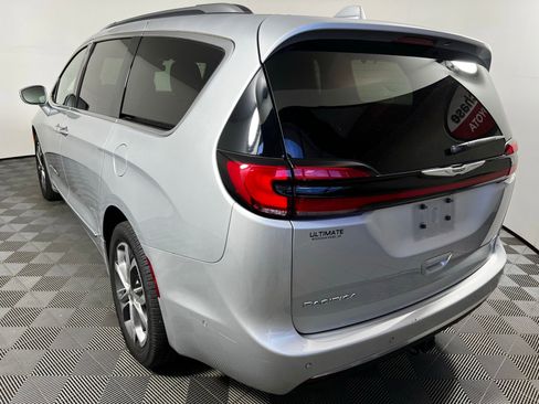 Used 2022 Chrysler Pacifica Pinnacle AWD/4WD image 6
