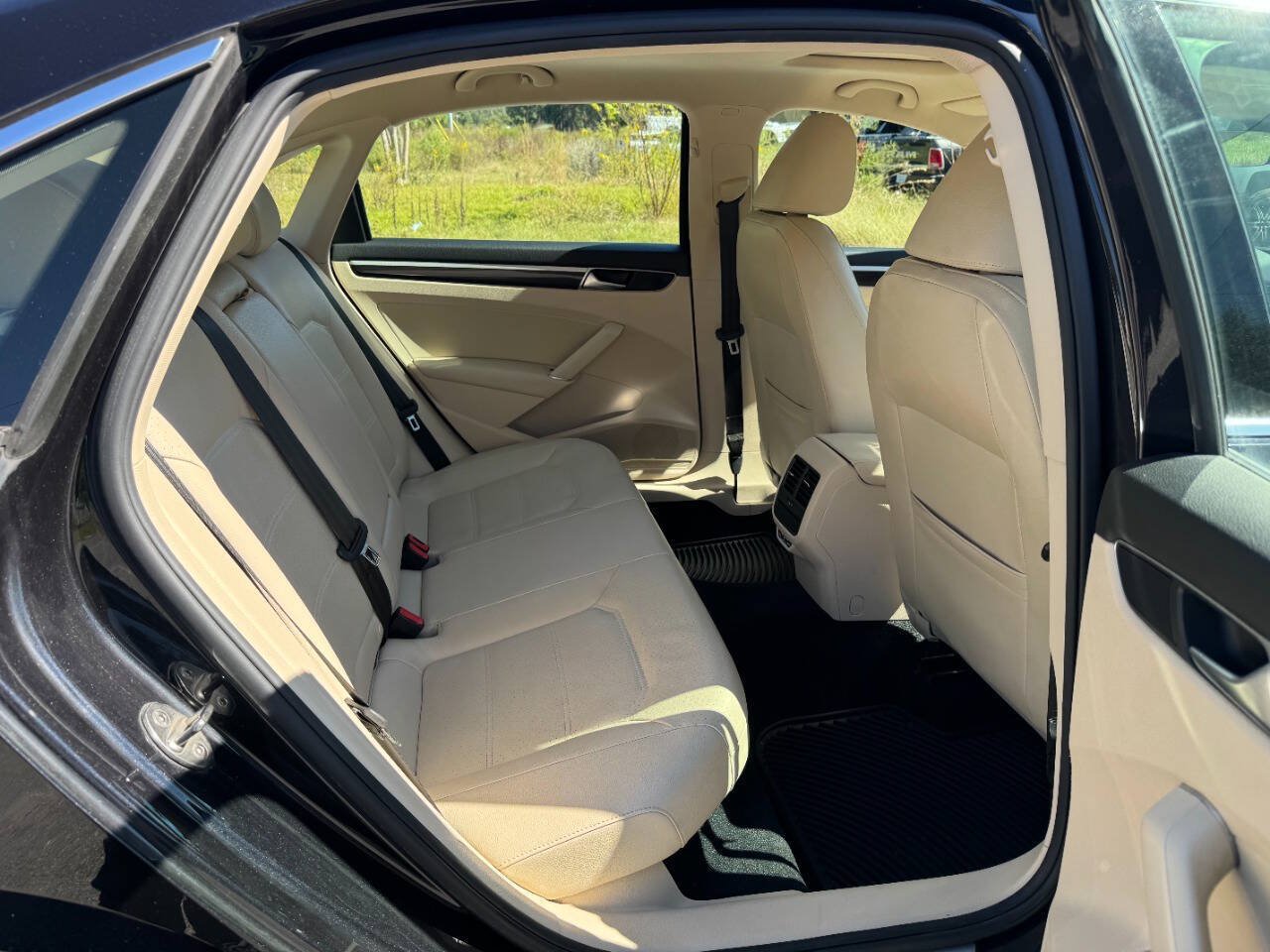 Used 2019 Volkswagen Passat 2.0T SE R-Line FWD image 13