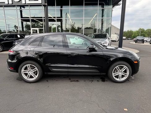 Used 2024 Porsche Macan AWD/4WD image 7