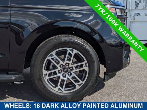 Certified 2025 Ford Expedition Active image 11