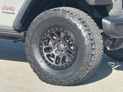 Used 2022 Jeep Wrangler Unlimited Rubicon w/ Xtreme Recon 35" Tire Package AWD/4WD image 33