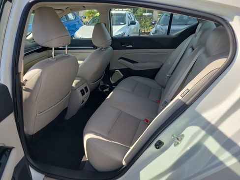 Certified 2022 Nissan Altima 2.5 SL FWD image 10