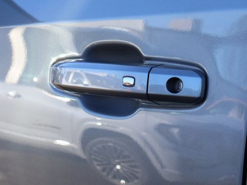 Used 2024 GMC Sierra 1500 AT4 w/ Technology Package image 9