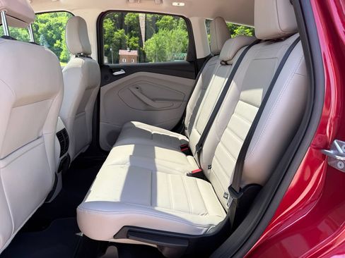 Used 2019 Ford Escape Titanium AWD/4WD image 37