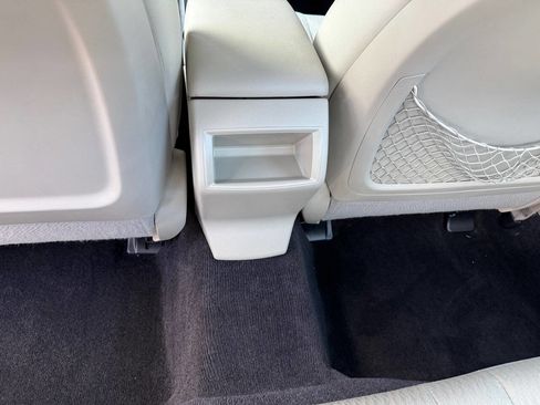 Used 2010 Subaru Legacy 2.5i Premium image 12