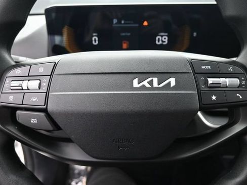 Used 2025 Kia K4 FWD image 15
