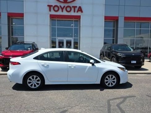 Used 2025 Toyota Corolla LE FWD image 6