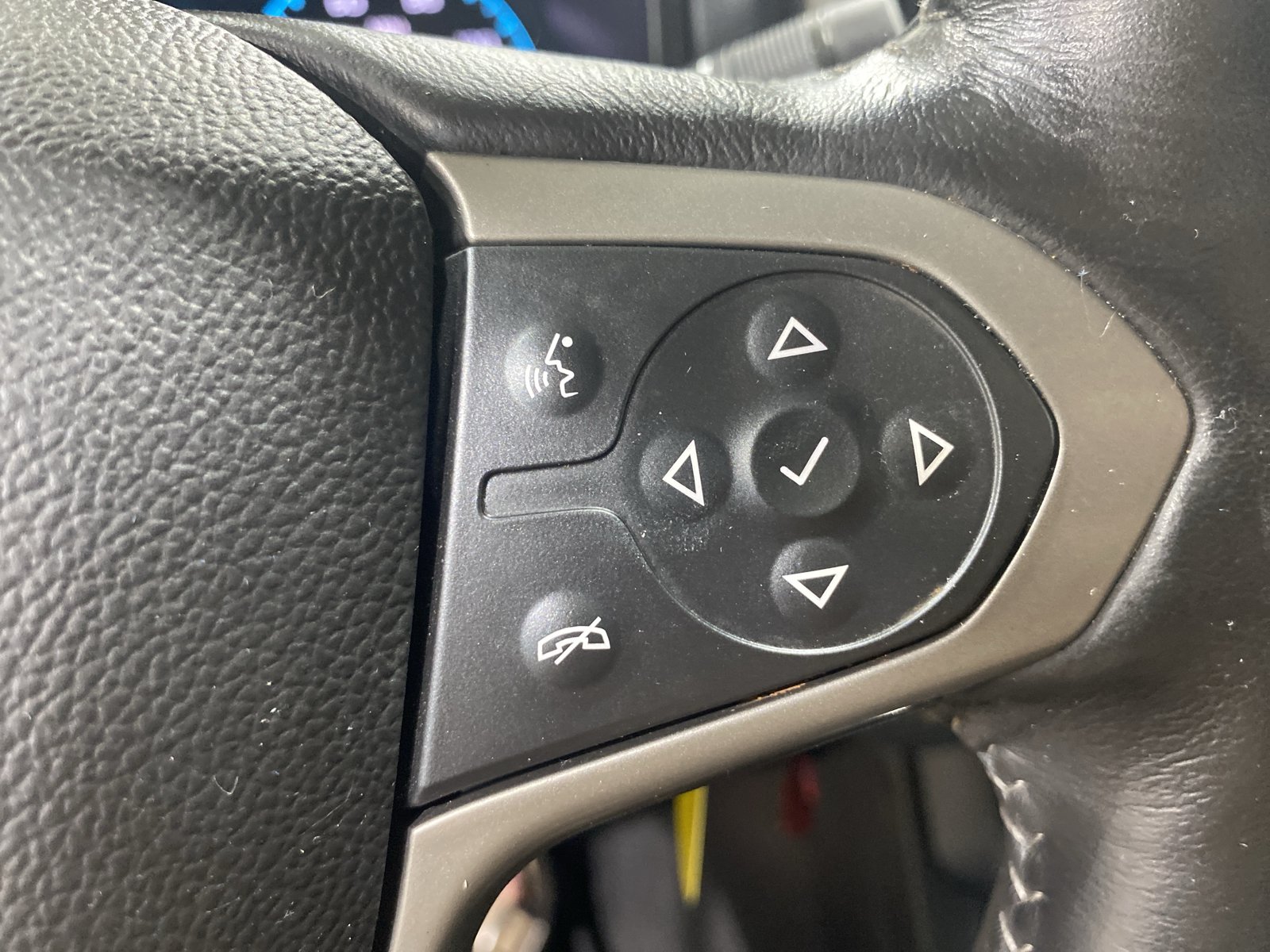 Used 2022 Chevrolet Colorado Z71 AWD/4WD image 23