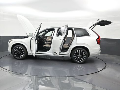 New 2026 Volvo XC90 T8 Plus AWD/4WD image 31