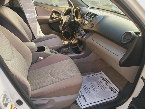 Used 2006 Toyota RAV4 2WD image 2