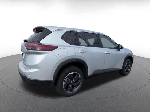 Used 2025 Nissan Rogue SV FWD image 15
