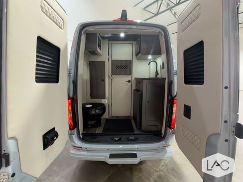 Used 2026 Mercedes-Benz Sprinter 2500 image 16