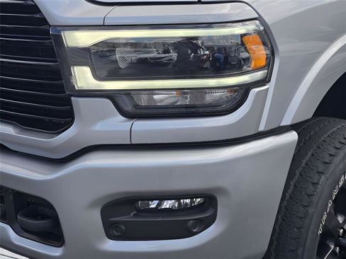 Used 2022 RAM 3500 Laramie AWD/4WD image 10
