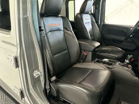Used 2022 Jeep Gladiator Mojave w/ Cold Weather Group AWD/4WD image 34