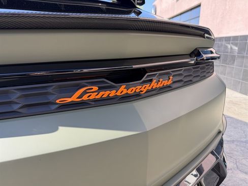 Used 2025 Lamborghini Urus SE AWD/4WD image 10