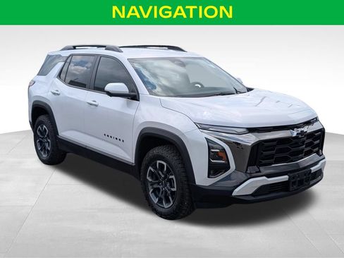 Used 2025 Chevrolet Equinox ACTIV w/ Safety and Technology Package AWD/4WD image 4