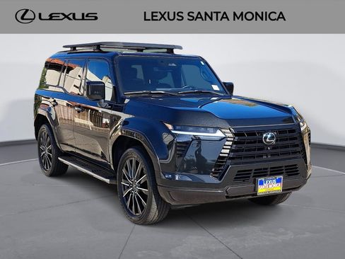 Used 2024 Lexus GX 550 w/ Accessory Package (31) AWD/4WD image 3