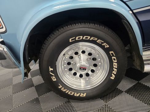 Used 1991 Dodge B2500 image 11