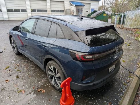 Used 2023 Volkswagen ID.4 Pro image 3