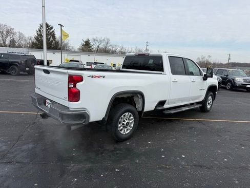 Used 2025 Chevrolet Silverado 2500 LT w/ Convenience Package AWD/4WD image 5